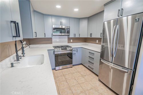 1770 E Avenida De Las Flores, Thousand Oaks, CA, 91362-1500 | Card Image