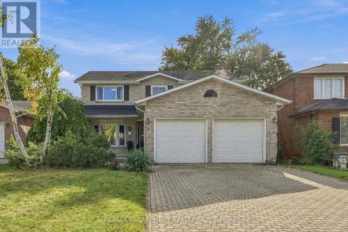 18 Rowntree Drive, Hamilton (Rushdale), ON, L8W2M8 | Card Image