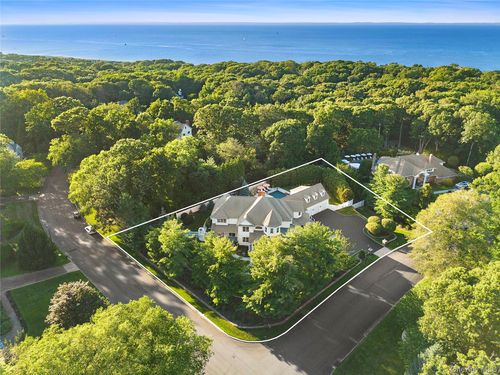 2 N Harbor Down, Miller Place, NY, 11764-1435 | Card Image