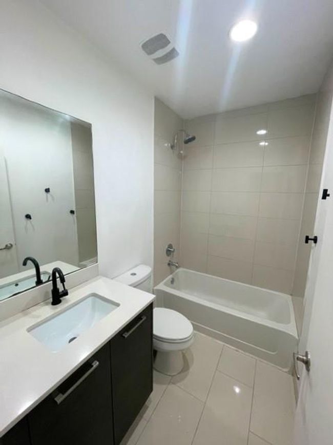 3515 Nw 13 Th St, Townhouse with 3 bedrooms, 3 bathrooms and null parking in Lauderhill FL | Image 15