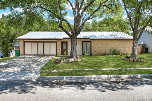 12416 Enchanted Oaks St, Live Oak, TX, 78233-2401 | Card Image