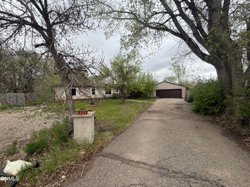 3317 9th Ave E, Williston, ND, 58801-6356 | Card Image