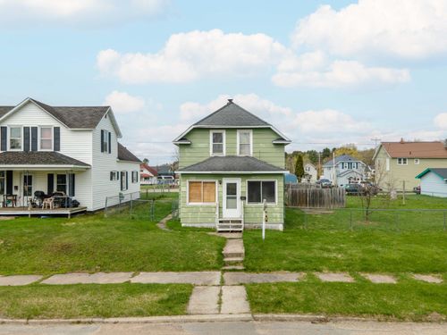 1119 N 1st Ave, Iron River, MI, 49935-1101 | Card Image