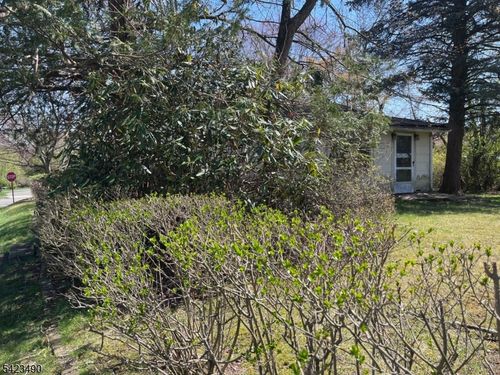 63 Reynolds Ave, Whippany, NJ, 07981-1255 | Card Image