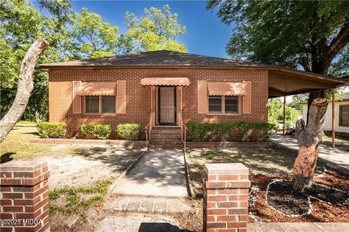 305 Wolfe St, DUBLIN, GA, 31021-6747 | Card Image