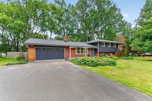 4664 E Johnstown Rd, Columbus, OH, 43230-1824 | Card Image