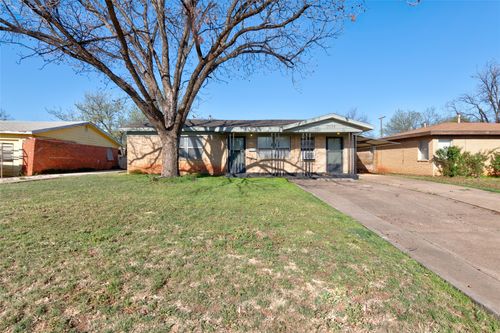 2034 N Mockingbird Ln, Abilene, TX, 79603-3330 | Card Image
