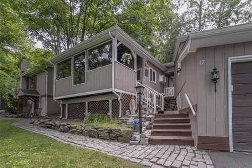 17 Northside Ln, Greenwood Lake, NY, 10925-2805 | Card Image