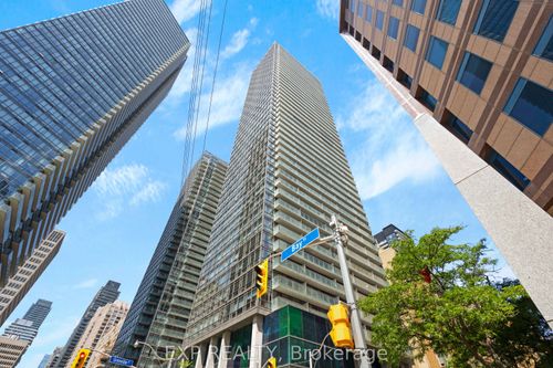 901-38 Grenville St, Toronto, ON, M4Y1A5 | Card Image