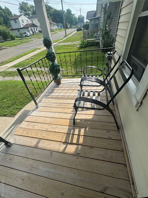 313 W Wilson Ave, Pontiac, MI, 48341-2472 | Card Image