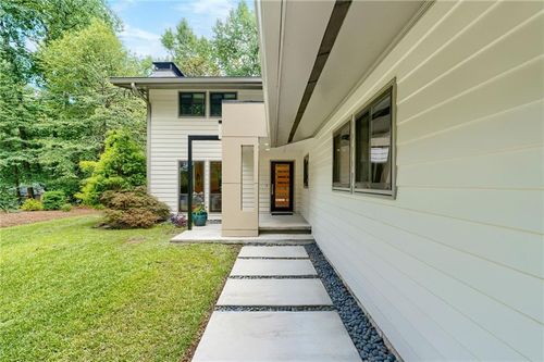 2668 Lake Rd, Tucker, GA, 30084-2347 | Card Image