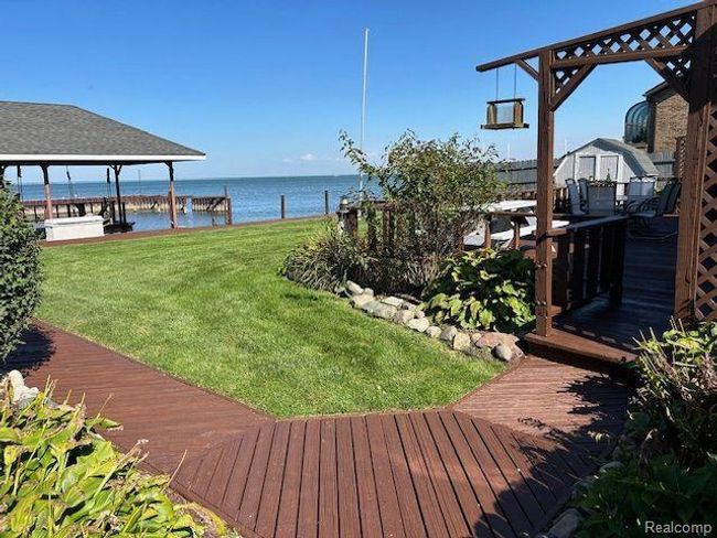 32241 N River Rd, House other with 3 bedrooms, 2 bathrooms and null parking in Harrison Twp MI | Image 51