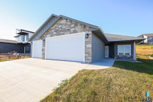 1533 Burton Dr, Brandon, SD, 57005 | Card Image