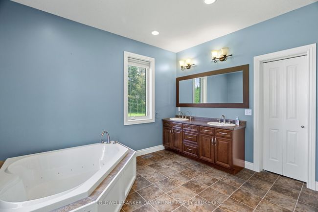 6407 Whalen Line, House other with 5 bedrooms, 3 bathrooms and 10 parking in Lucan Biddulph ON | Image 20