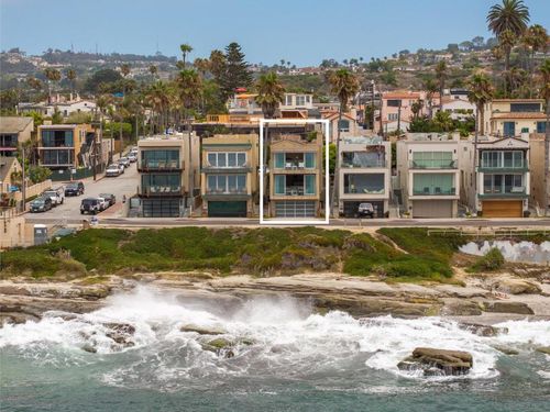 6675 Neptune Pl, La Jolla, CA, 92037-6027 | Card Image