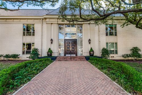 203e-6144 Averill Way, Dallas, TX, 75225-3329 | Card Image