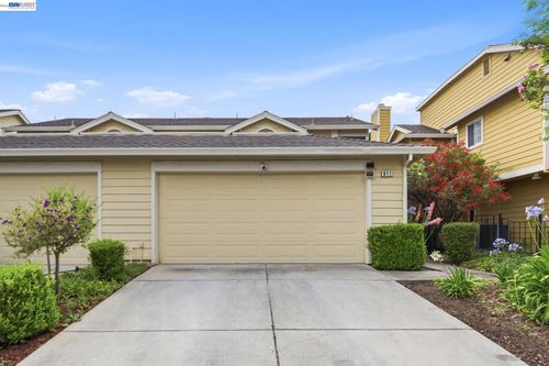 911 Erie Cir, Milpitas, CA, 95035-3557 | Card Image