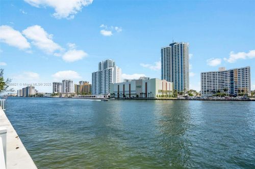 apt-422-600 Parkview Dr, Hallandale Beach, FL, 33009-2971 | Card Image