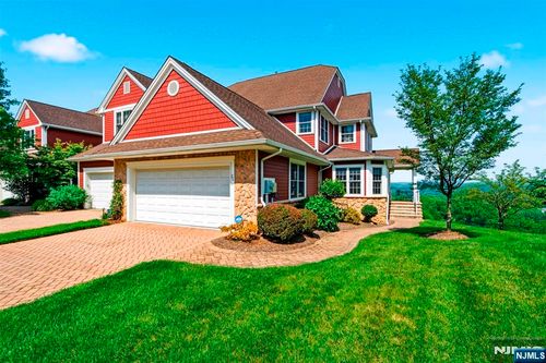 20 Kelburn Ct, Hamburg, NJ, 07419-3202 | Card Image