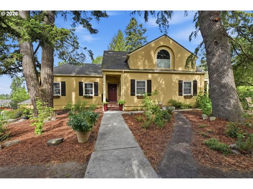 6835 Sw 35th Ave, Portland, OR, 97219-1728 | Card Image