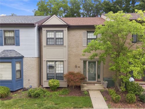 422 Edgetree Ln, Murrysville, PA, 15668-1203 | Card Image