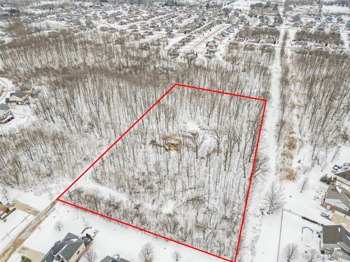 52485 10 Mile Rd, South Lyon, MI, 48178-9757 | Card Image