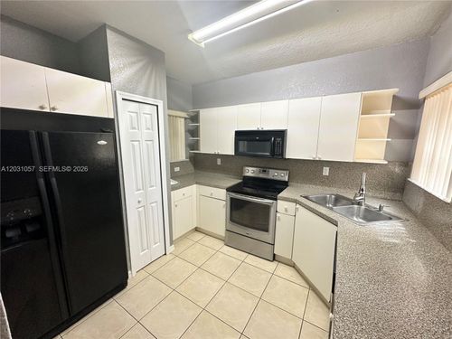687 Sw 10th St, Florida City, FL, 33034-4679 | Card Image