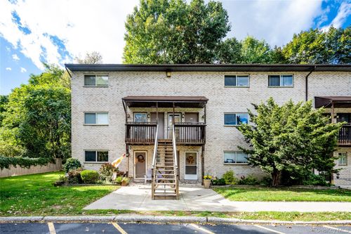 915-26 Cooper Rd, Poughkeepsie, NY, 12603-1672 | Card Image