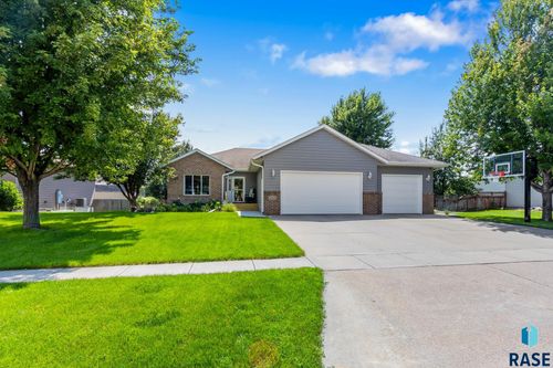 2413 E Trevino Ln, Brandon, SD, 57005-2413 | Card Image