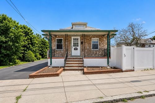 132 West St, Malden, MA, 02148-6329 | Card Image