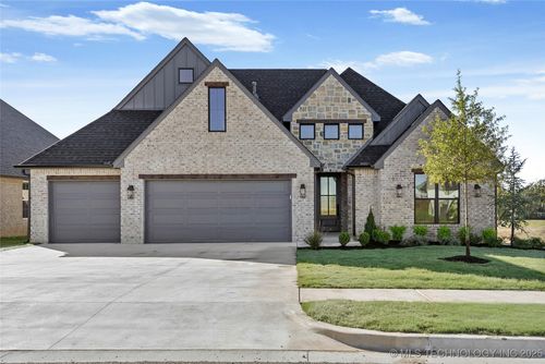 2718 E 134th St S, Bixby, OK, 74008-3679 | Card Image