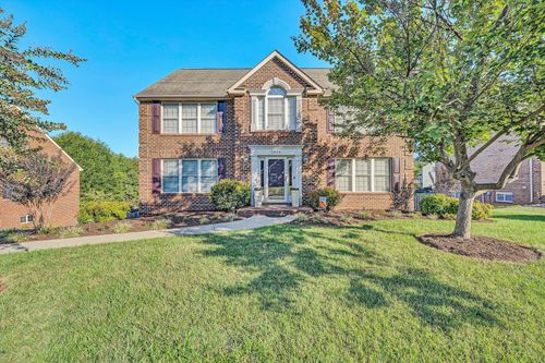 2836 Matthew Dr, Vinton, VA, 24179-1586 | Card Image