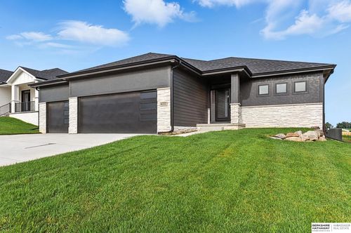 8222 N 167th Ave, Bennington, NE, 68007-2840 | Card Image