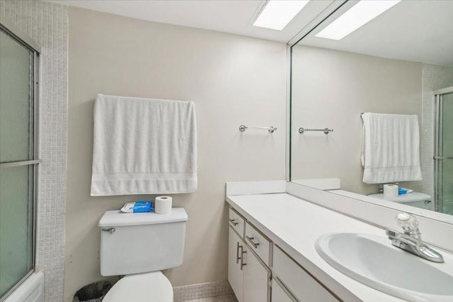 APT-102 - 3080 N Course Dr, Condo with 2 bedrooms, 2 bathrooms and null parking in Pompano Beach FL | Image 11