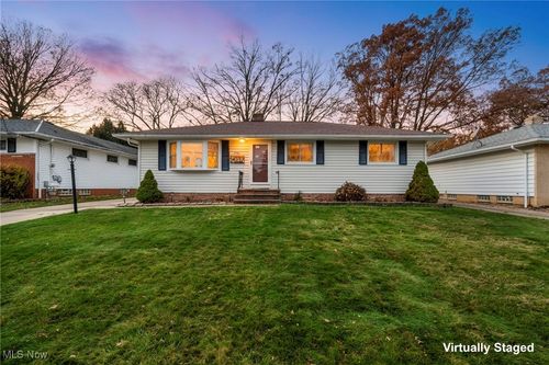 6280 Mariana Dr, Parma Heights, OH, 44130-2836 | Card Image