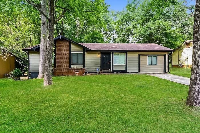 Woodfield Dr, Rex, GA 30273