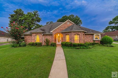 80 Piney St, Wake Village, TX, 75501-5888 | Card Image