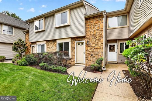 102 Teal Ct, East Windsor, NJ, 08520-2634 | Card Image