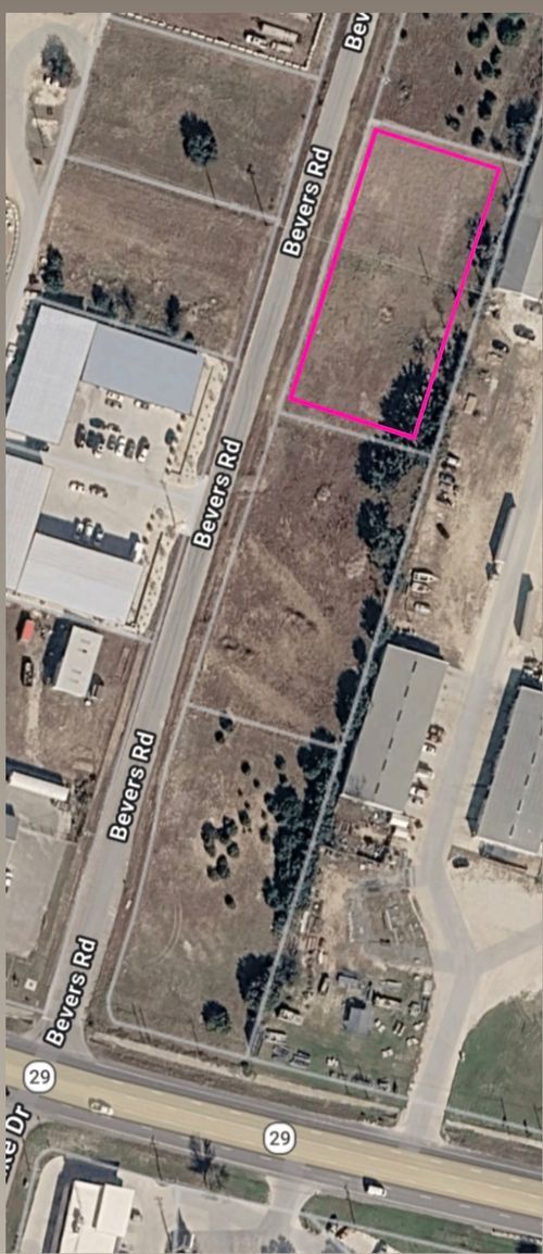 118 Bevers Rd, Liberty Hill, TX, 78642-4356 | Card Image