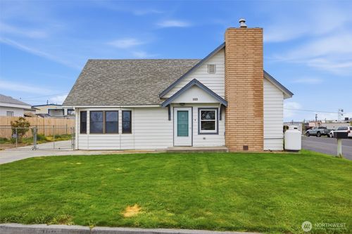 206 E Cedar St, Othello, WA, 99344-1026 | Card Image