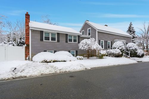 136 Bedford Rd, Woburn, MA, 01801-3904 | Card Image