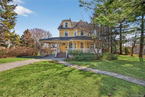 121 Morris Ave, Rockville Centre, NY, 11570-4232 | Card Image