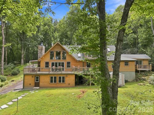 1055 Winter Star Loop, Burnsville, NC, 28714-8879 | Card Image