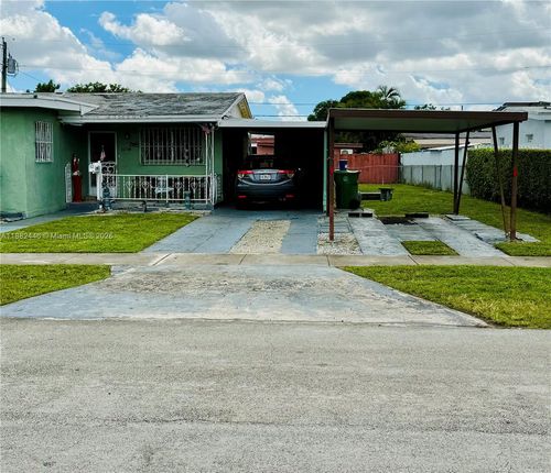 1014 W 66th St, Hialeah, FL, 33012-6471 | Card Image