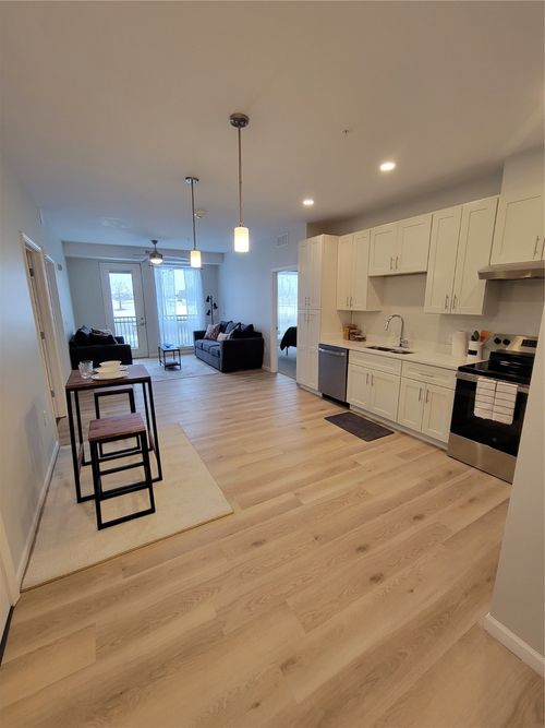 2103-2104-2106-2108-2-545 Market Street, West Des Moines, IA, 50266 | Card Image