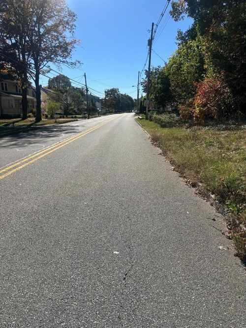 33 N Hillside Ave, Succasunna, NJ, 07876-1416 | Card Image