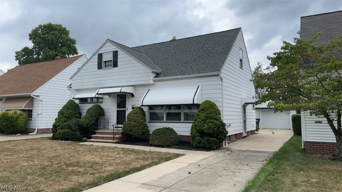 Oakview Blvd, Garfield Heights, OH 44125