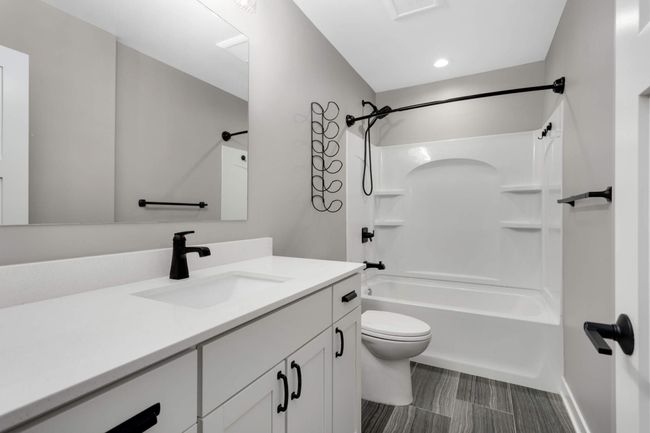 15590 Duck Trail Ln, Townhouse with 4 bedrooms, 4 bathrooms and null parking in Apple Valley MN | Image 35