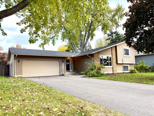 7436 Upper 26th St N, Oakdale, MN, 55128-4616 | Card Image