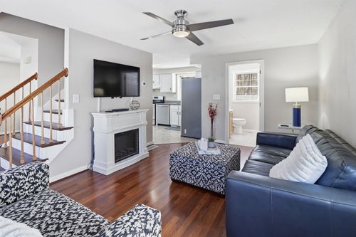 11 Joseph Ave, Dracut, MA, 01826-5760 | Card Image